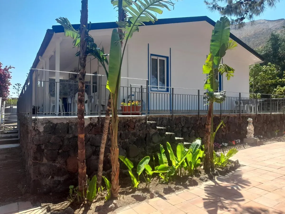 Vulcano: La Porta Delle Eolie Guest house